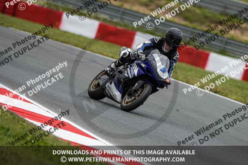 cadwell no limits trackday;cadwell park;cadwell park photographs;cadwell trackday photographs;enduro digital images;event digital images;eventdigitalimages;navarra;no limits trackdays;peter wileman photography;racing digital images;trackday digital images;trackday photos